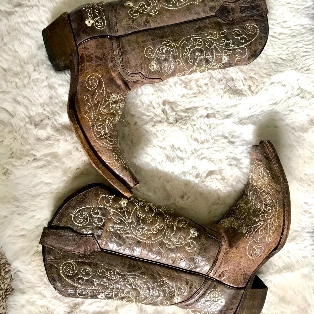 CORRAL TEEN GIRLS BROWN COWHIDE EMBROIDERED BOOT